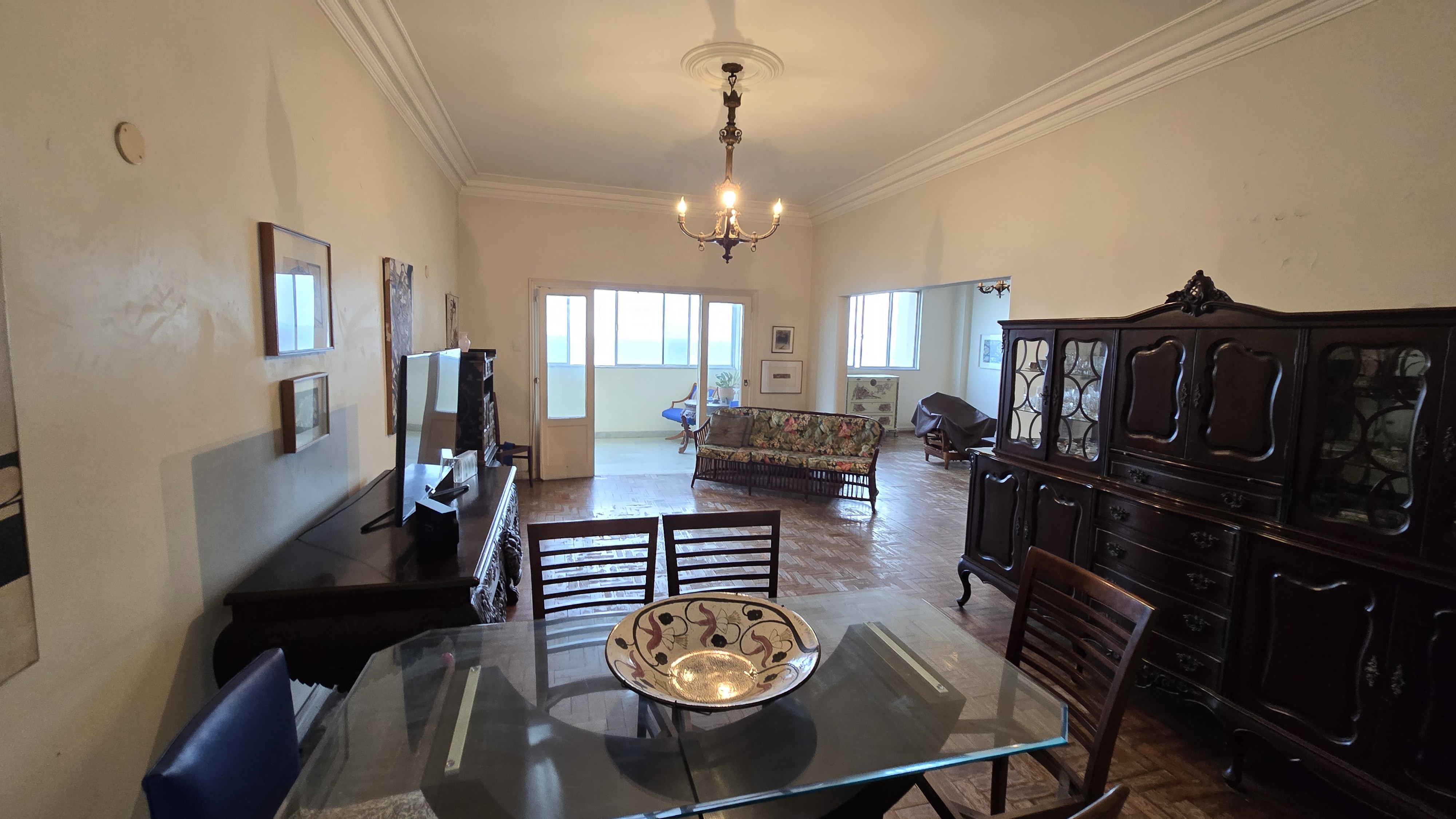Oceanfront Apartment – Copacabana | 4 Bedrooms | Renovation Opportunity